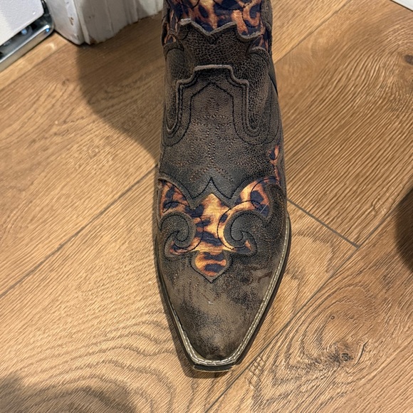 Leopard Cowboy Boots - Women's - Picture 4 of 7